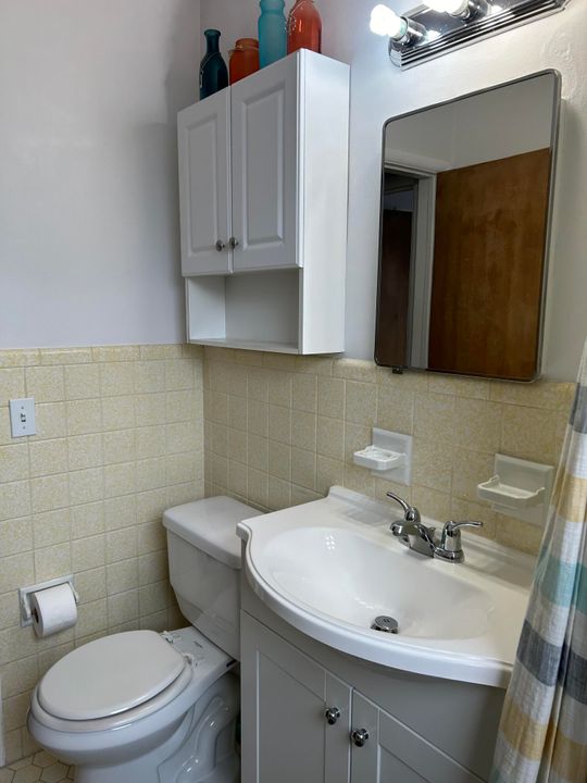 Active With Contract: $77,000 (1 beds, 1 baths, 484 Square Feet)