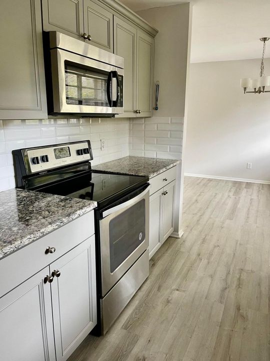 For Rent: $1,700 (2 beds, 2 baths, 1170 Square Feet)