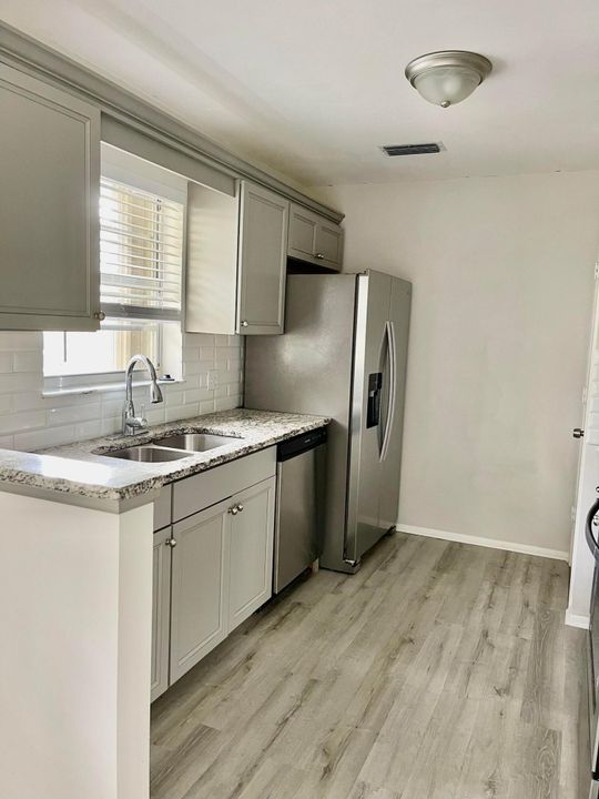 For Rent: $1,700 (2 beds, 2 baths, 1170 Square Feet)