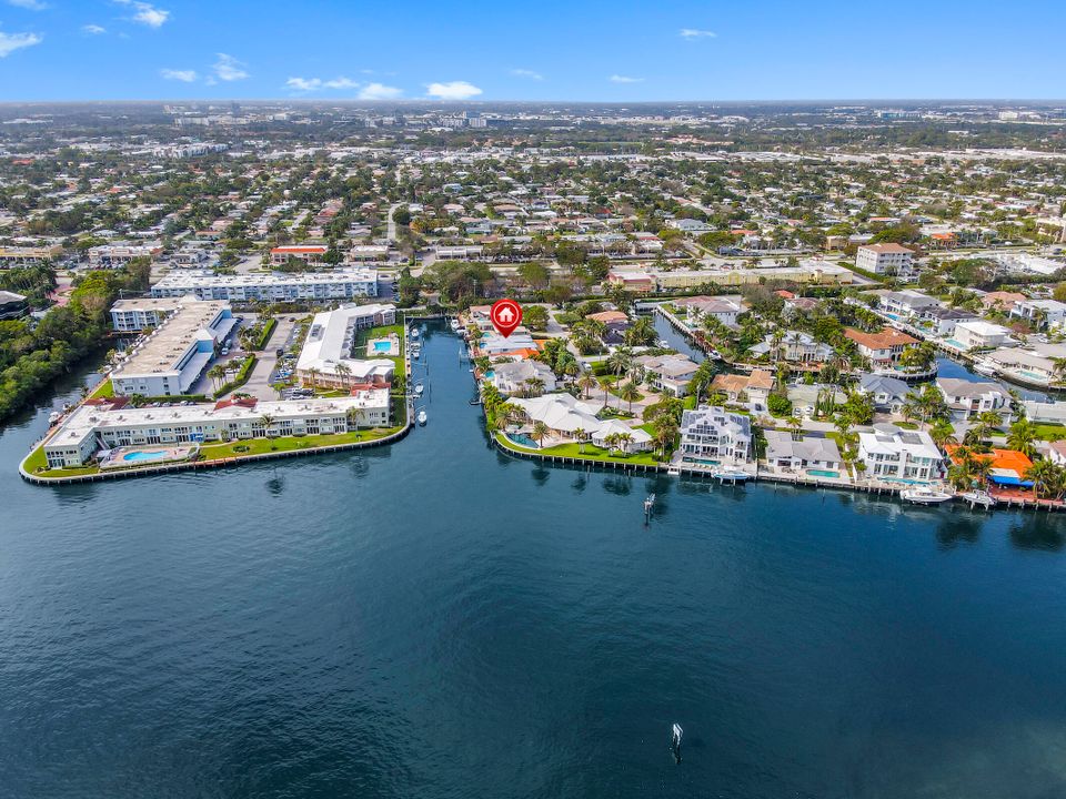 Recently Sold: $3,295,000 (3 beds, 3 baths, 2895 Square Feet)