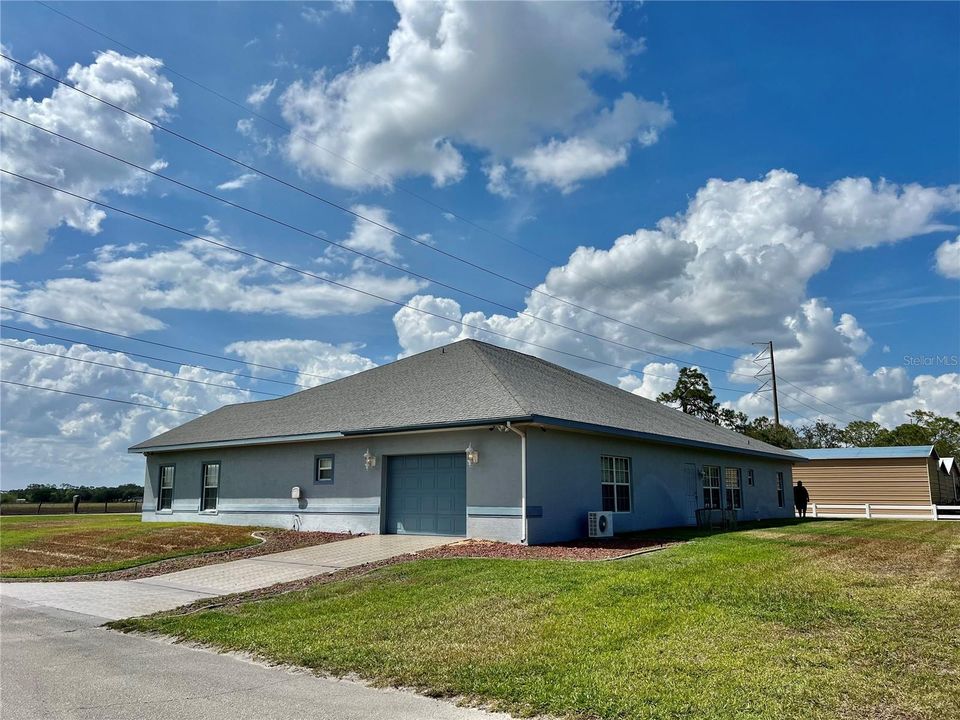 For Sale: $410,000 (3 beds, 2 baths, 3239 Square Feet)