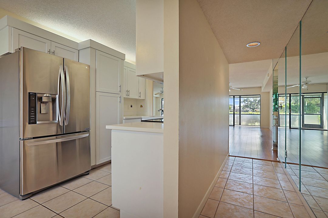 For Sale: $335,000 (2 beds, 2 baths, 1178 Square Feet)