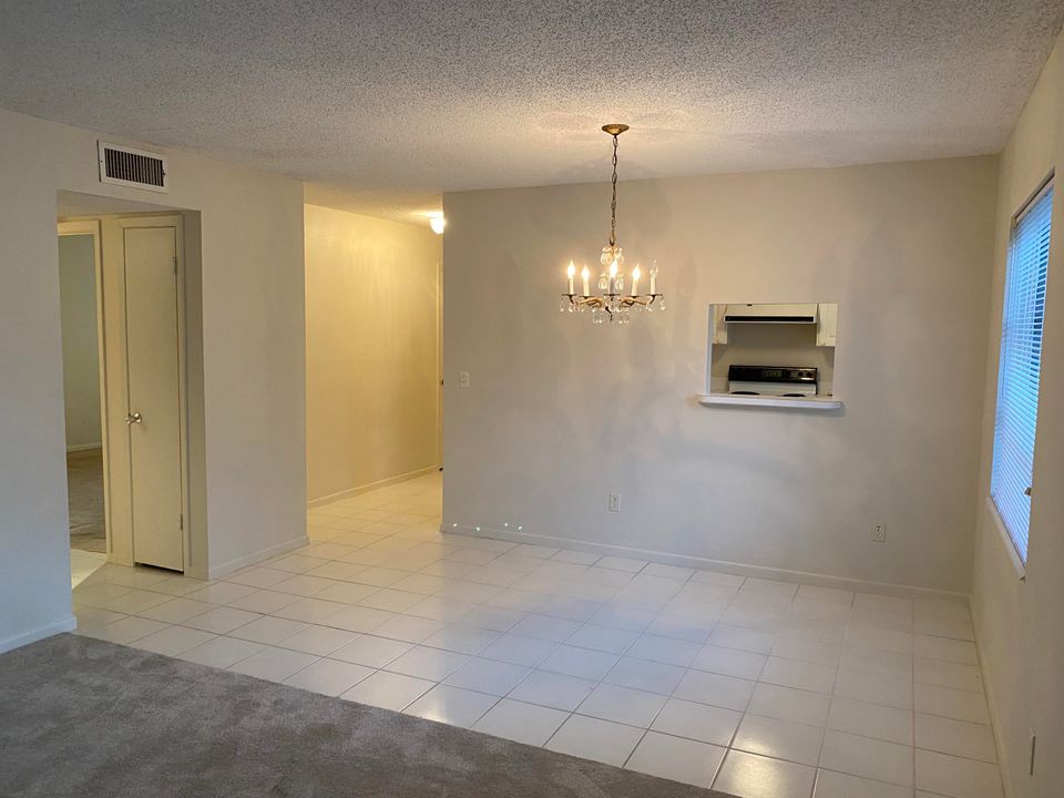 For Rent: $1,700 (2 beds, 2 baths, 1134 Square Feet)