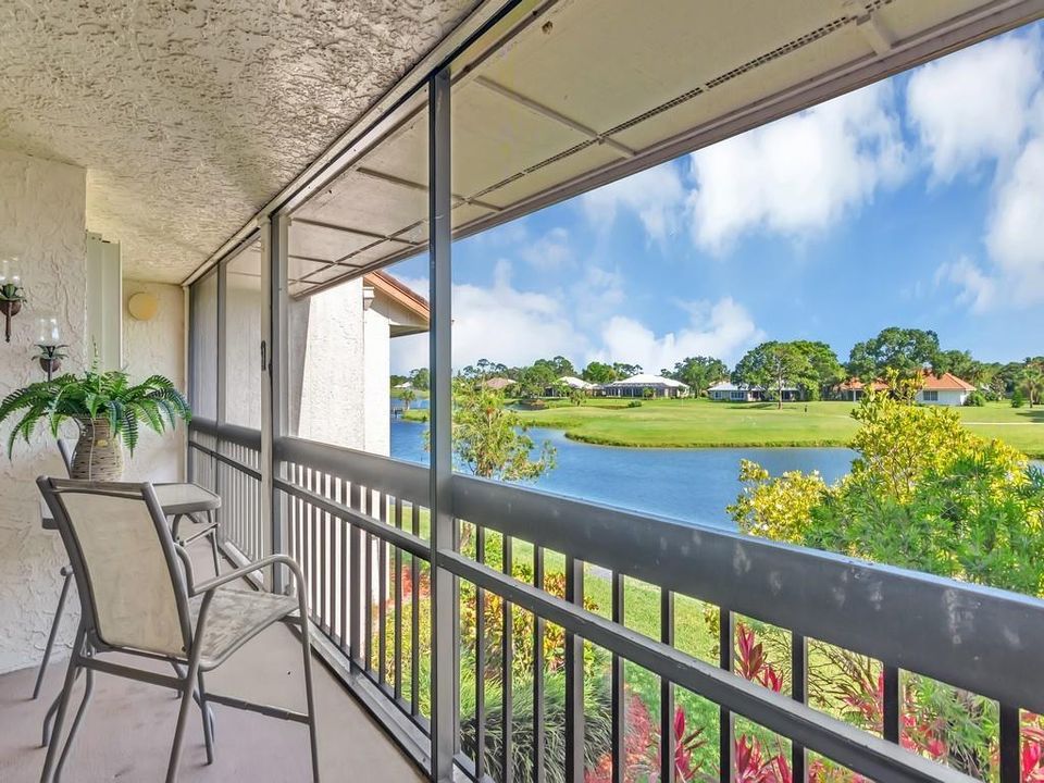 For Sale: $249,000 (2 beds, 2 baths, 1417 Square Feet)