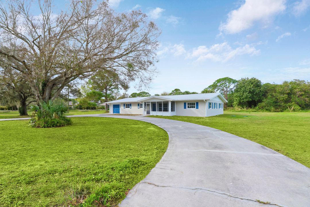 Vendido Recientemente: $499,999 (4 camas, 3 baños, 2160 Pies cuadrados)