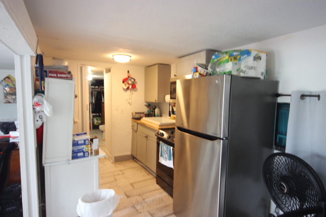 For Sale: $199,000 (2 beds, 1 baths, 495 Square Feet)