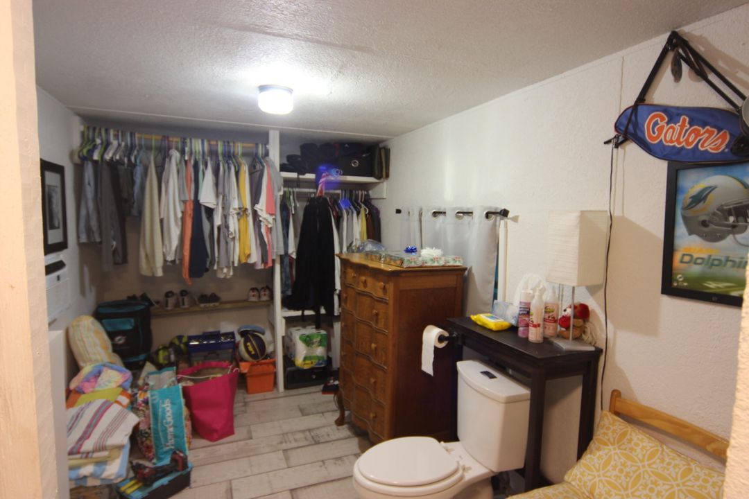 For Sale: $199,000 (2 beds, 1 baths, 495 Square Feet)