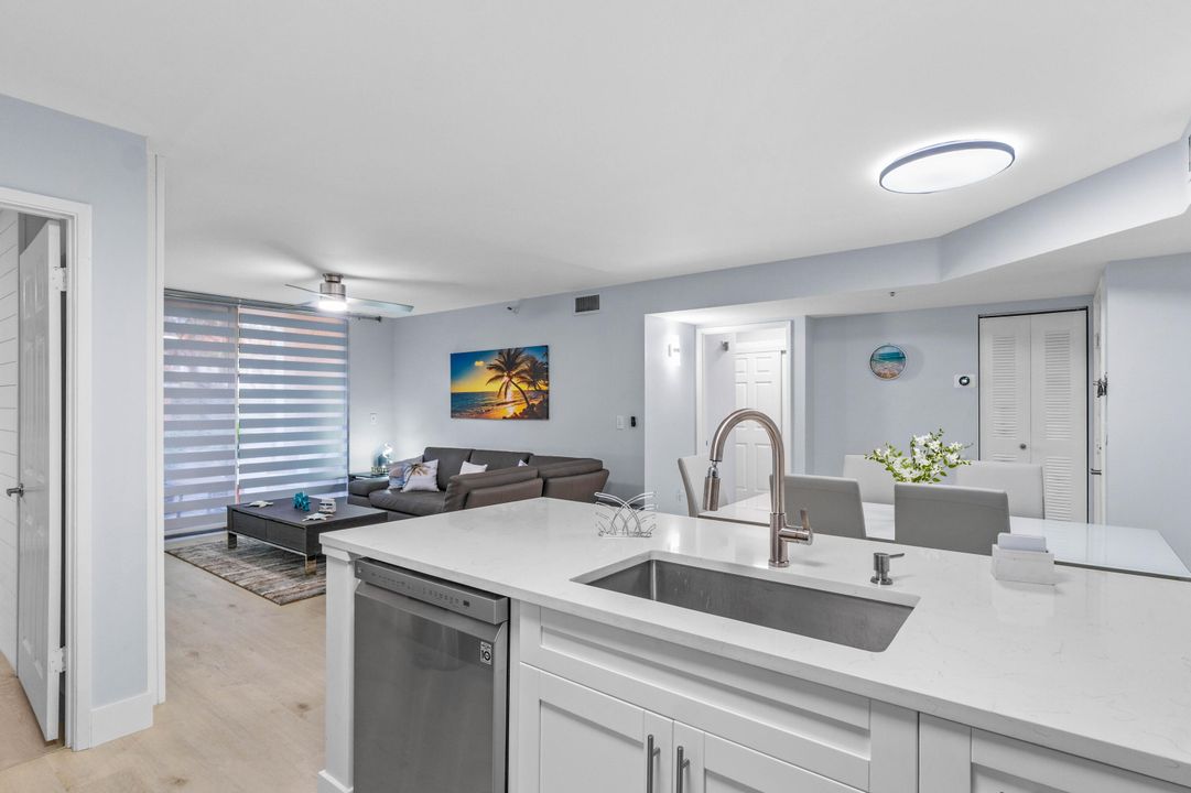 Active With Contract: $4,300 (2 beds, 2 baths, 1105 Square Feet)