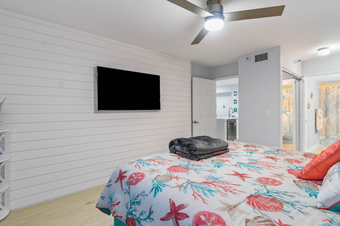 Active With Contract: $4,300 (2 beds, 2 baths, 1105 Square Feet)