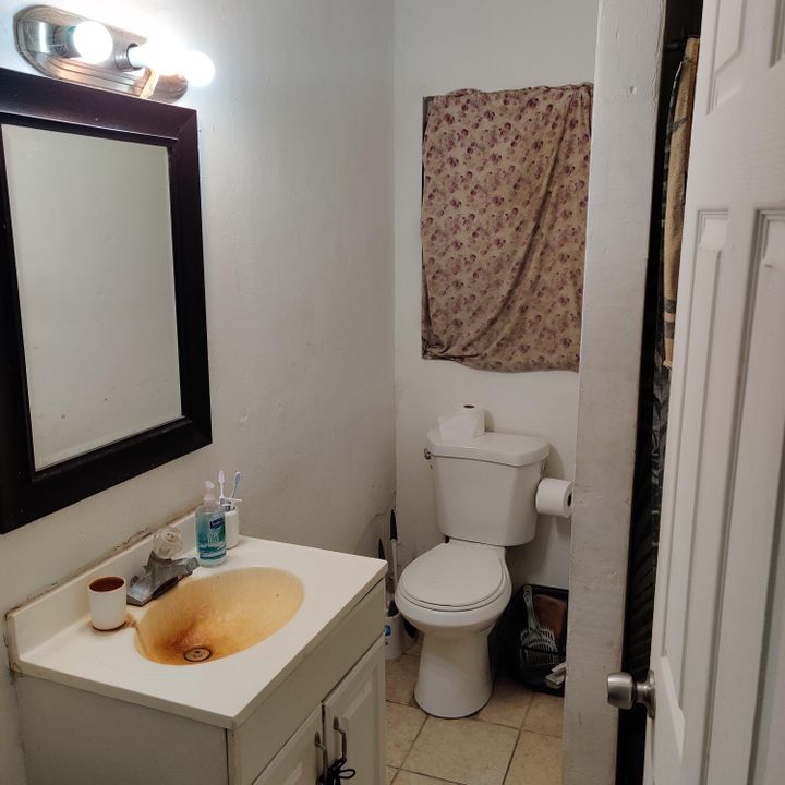 For Sale: $119,900 (1 beds, 1 baths, 447 Square Feet)