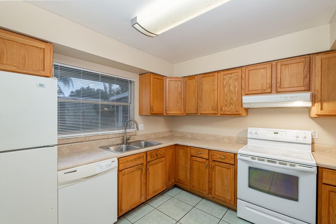 For Sale: $345,000 (4 beds, 2 baths, 1875 Square Feet)