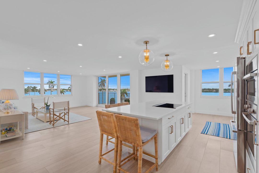 Recently Sold: $1,795,000 (3 beds, 2 baths, 1728 Square Feet)