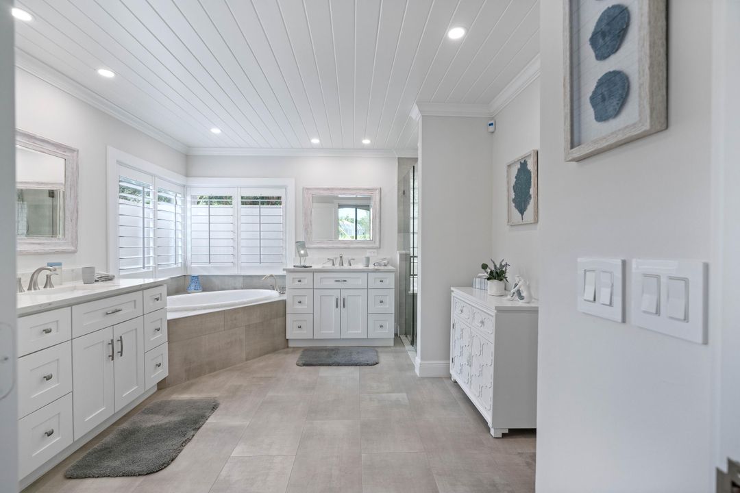 Active With Contract: $1,099,000 (3 beds, 2 baths, 1961 Square Feet)