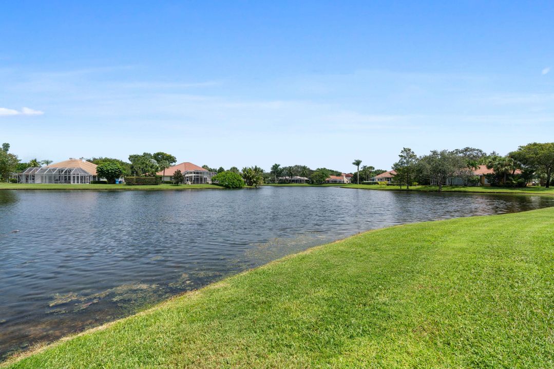 Active With Contract: $1,099,000 (3 beds, 2 baths, 1961 Square Feet)