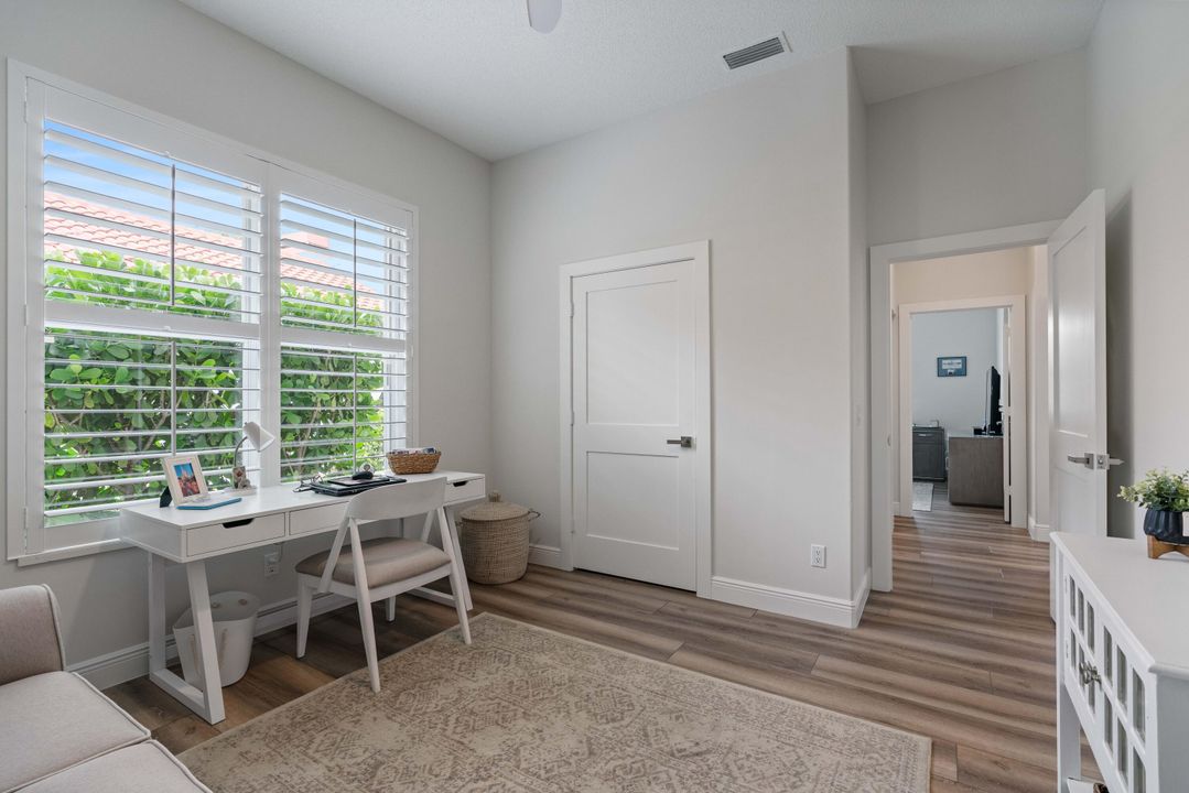 Active With Contract: $1,099,000 (3 beds, 2 baths, 1961 Square Feet)