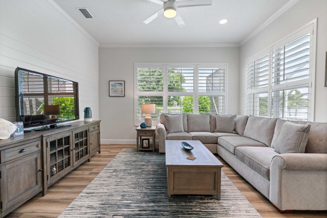 Active With Contract: $1,099,000 (3 beds, 2 baths, 1961 Square Feet)