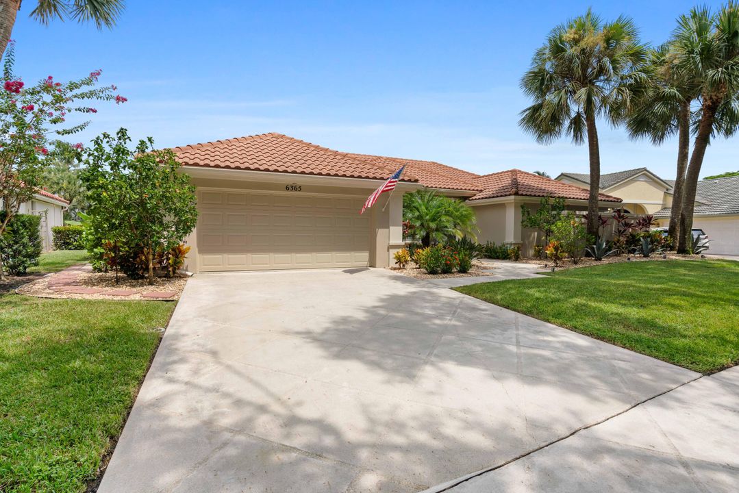 Active With Contract: $1,099,000 (3 beds, 2 baths, 1961 Square Feet)