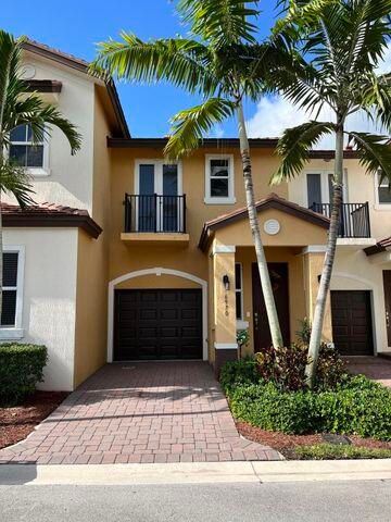 Recently Sold: $529,000 (3 beds, 2 baths, 1316 Square Feet)