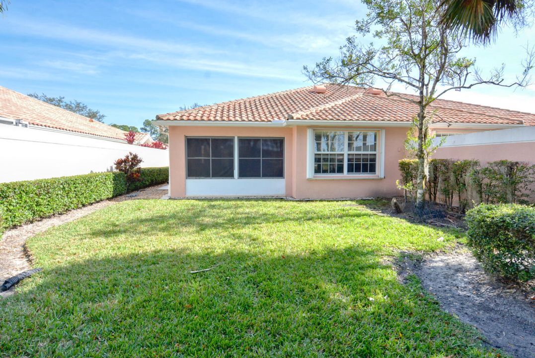 For Sale: $419,900 (2 beds, 2 baths, 1528 Square Feet)