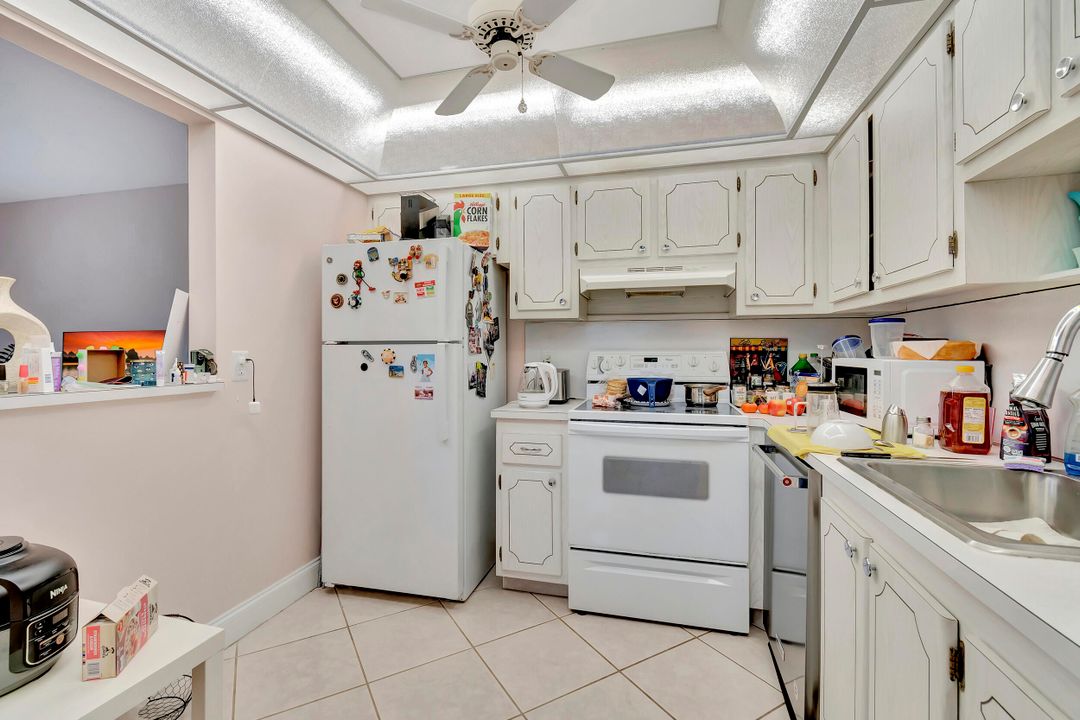 For Sale: $104,990 (1 beds, 1 baths, 726 Square Feet)