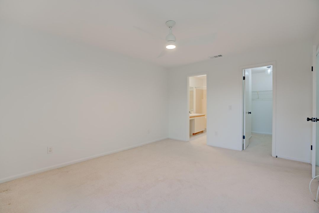 Active With Contract: $1,950 (2 beds, 2 baths, 1177 Square Feet)