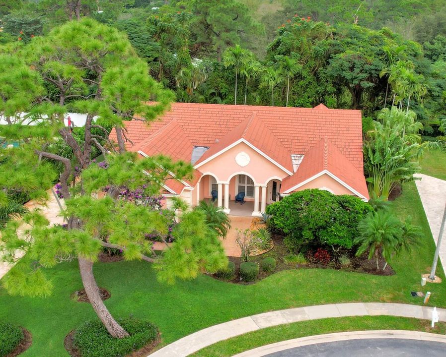 Recently Sold: $1,100,000 (4 beds, 3 baths, 2772 Square Feet)