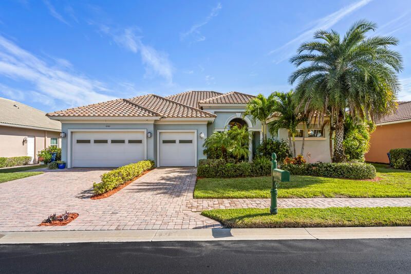 Recently Sold: $950,000 (4 beds, 3 baths, 2524 Square Feet)