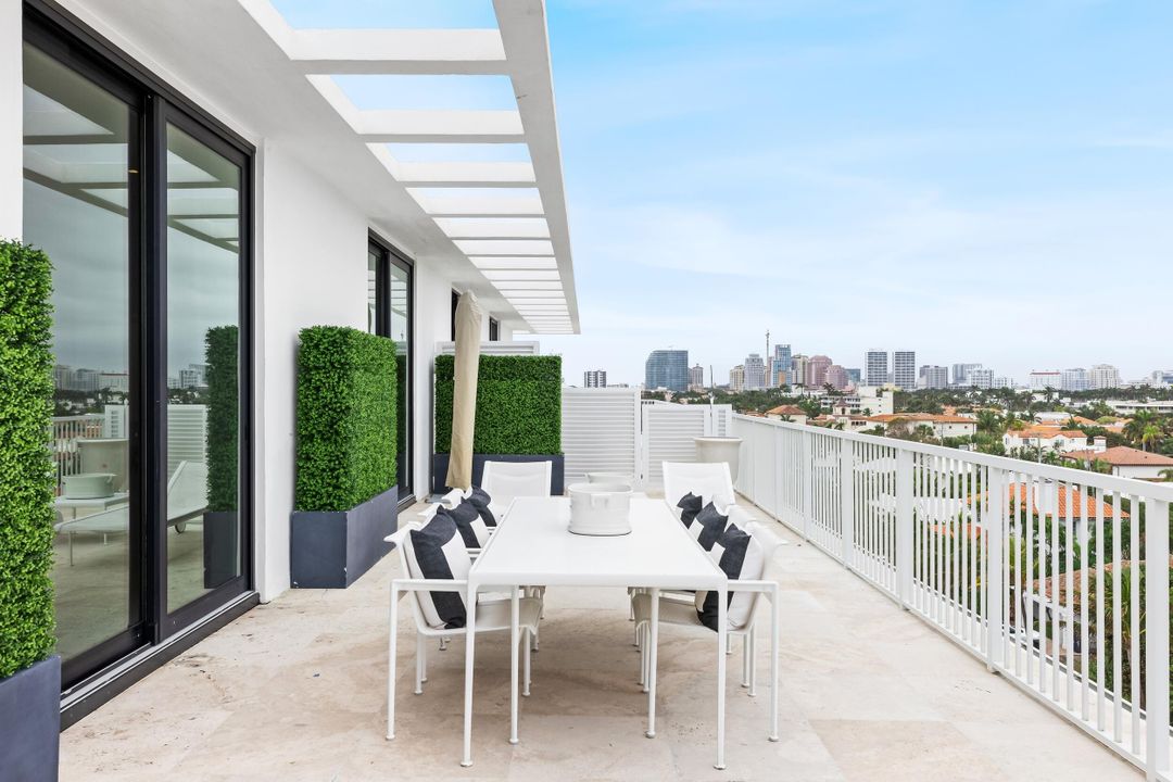 Active With Contract: $6,950,000 (2 beds, 2 baths, 2003 Square Feet)