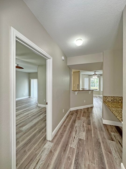 Active With Contract: $274,900 (3 beds, 2 baths, 1467 Square Feet)