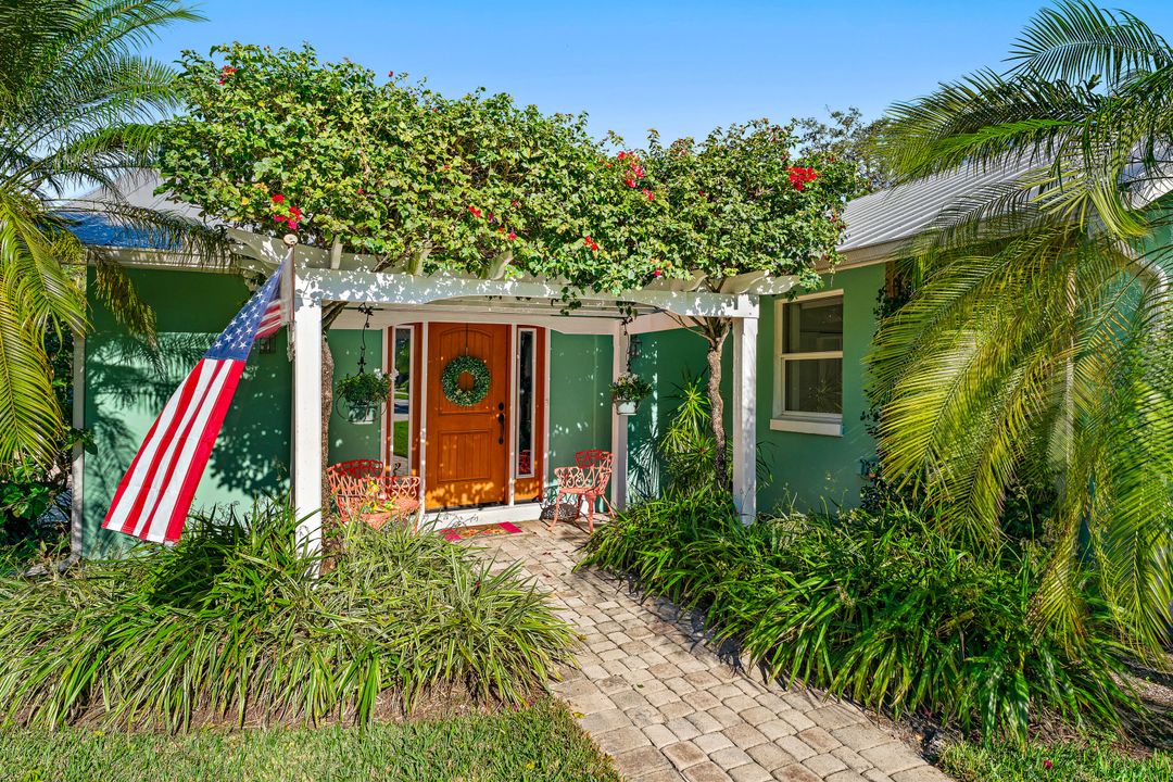 Recently Sold: $1,610,000 (3 beds, 2 baths, 2086 Square Feet)