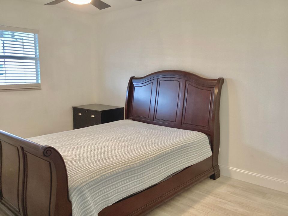 For Sale: $122,000 (2 beds, 2 baths, 880 Square Feet)