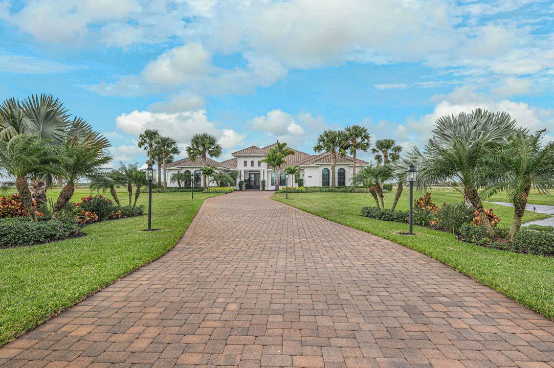 Recently Sold: $1,700,000 (3 beds, 3 baths, 3446 Square Feet)