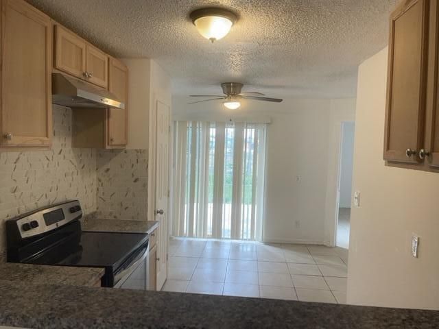 For Rent: $1,700 (3 beds, 2 baths, 1143 Square Feet)