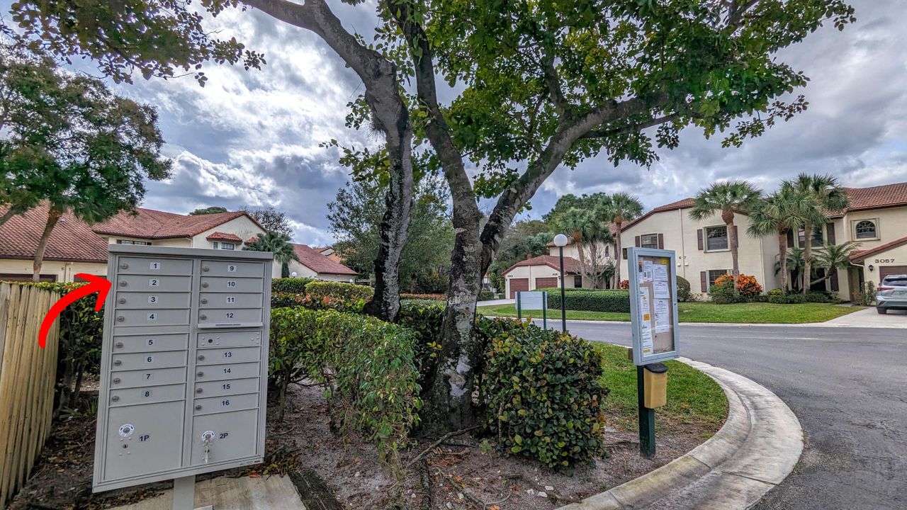 For Sale: $325,000 (2 beds, 2 baths, 1750 Square Feet)