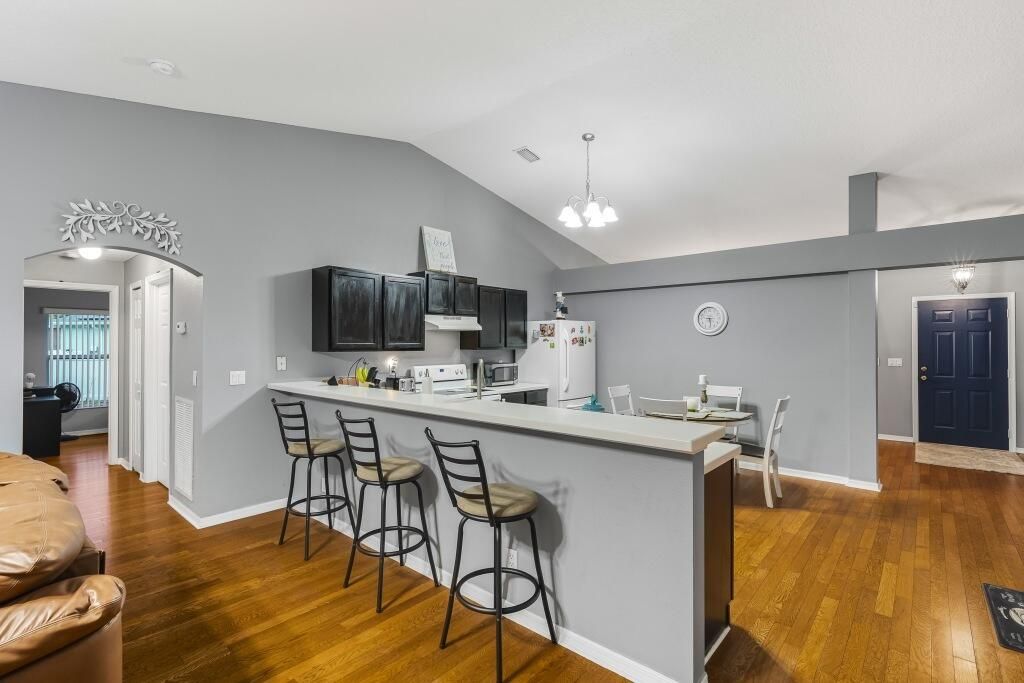 For Sale: $495,000 (3 beds, 2 baths, 1833 Square Feet)