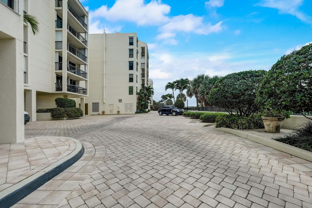 Active With Contract: $1,490,000 (2 beds, 2 baths, 1708 Square Feet)
