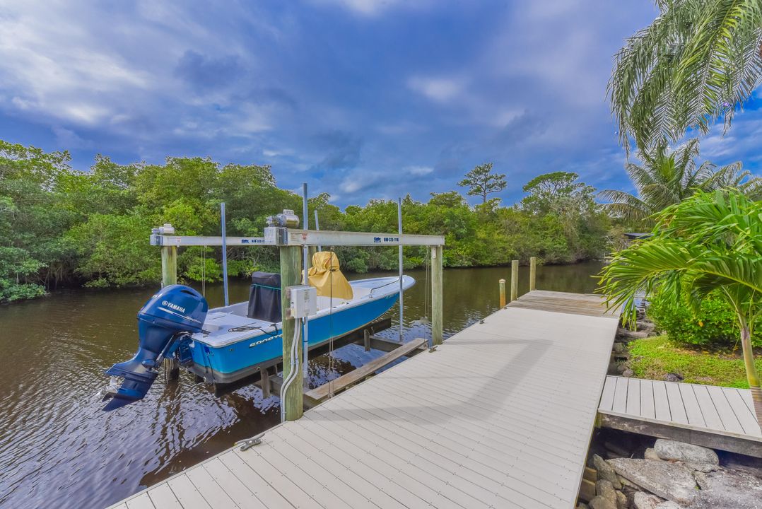 For Sale: $1,550,000 (4 beds, 3 baths, 3885 Square Feet)