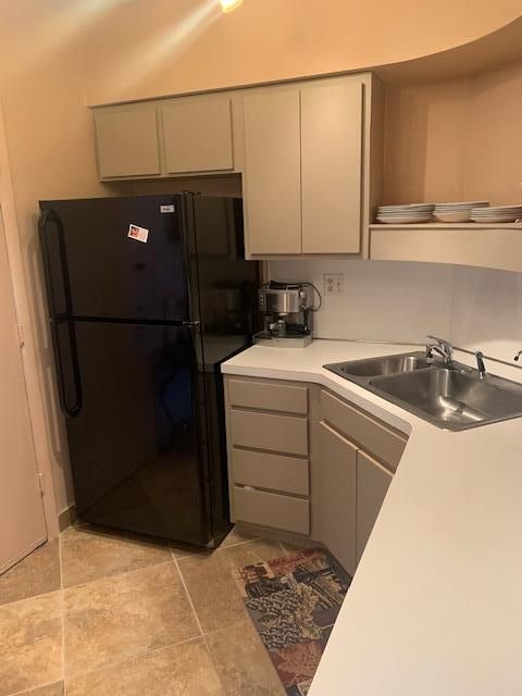 For Sale: $225,000 (1 beds, 1 baths, 800 Square Feet)