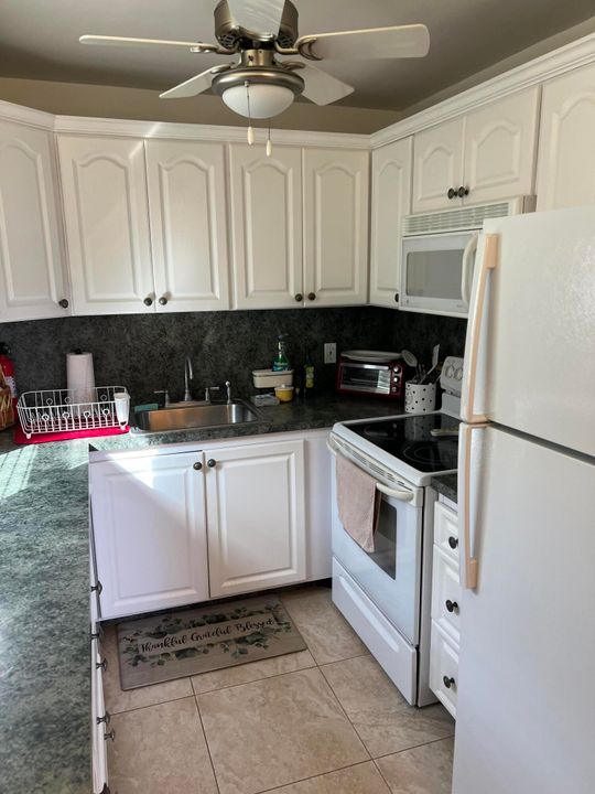 Active With Contract: $119,500 (2 beds, 2 baths, 880 Square Feet)