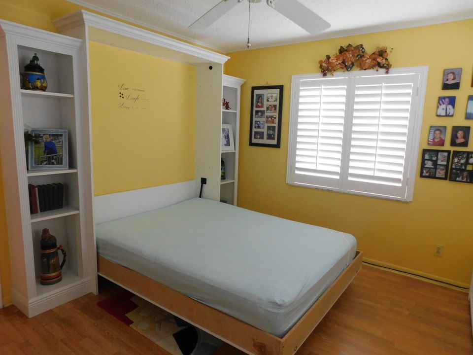 Active With Contract: $164,000 (2 beds, 2 baths, 1208 Square Feet)