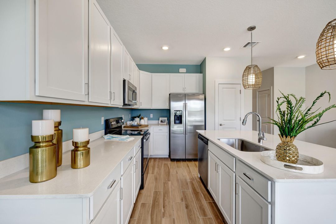 Active With Contract: $339,995 (3 beds, 2 baths, 1690 Square Feet)