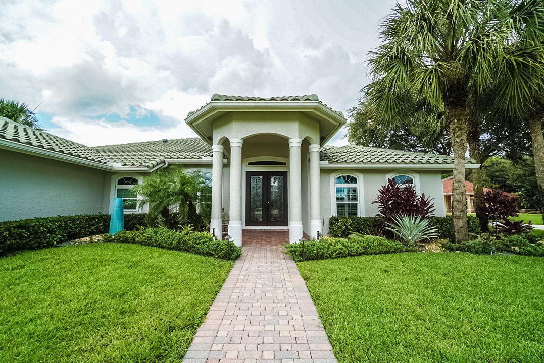 Active With Contract: $15,000 (5 beds, 3 baths, 2656 Square Feet)