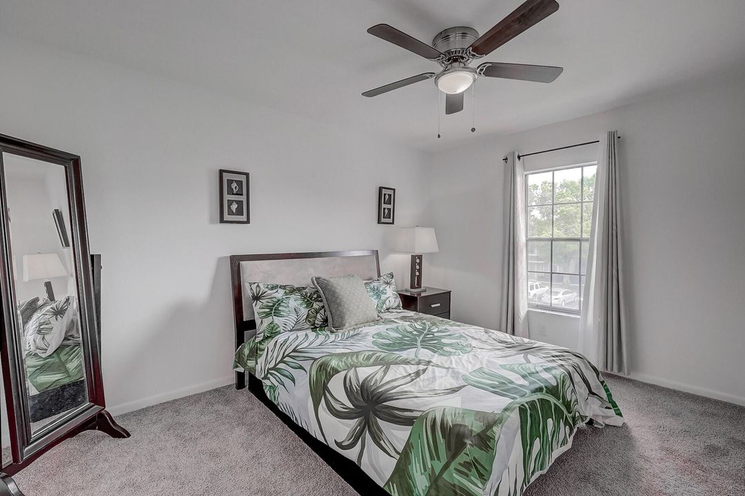 For Sale: $299,900 (2 beds, 2 baths, 1230 Square Feet)