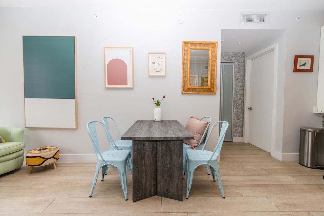 For Sale: $598,000 (2 beds, 2 baths, 980 Square Feet)