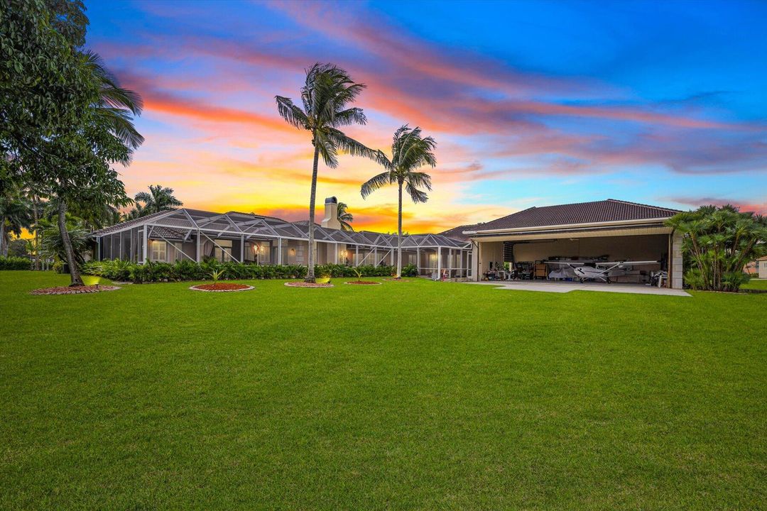 Недавно продано: $3,575,000 (5 спален, 4 ванн, 3707 Квадратных фут)