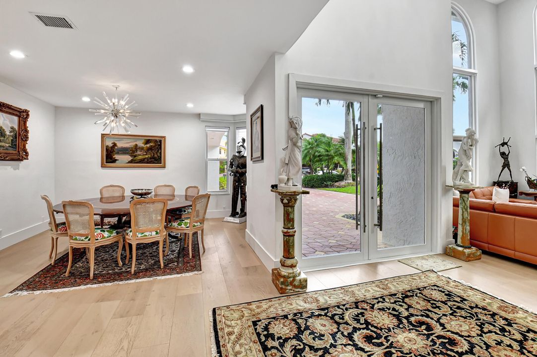 For Sale: $2,499,000 (5 beds, 4 baths, 4341 Square Feet)