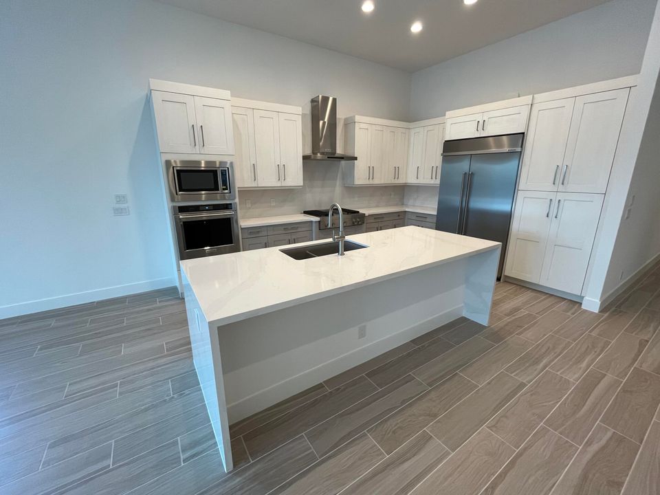 Active With Contract: $1,100,995 (3 beds, 2 baths, 2818 Square Feet)