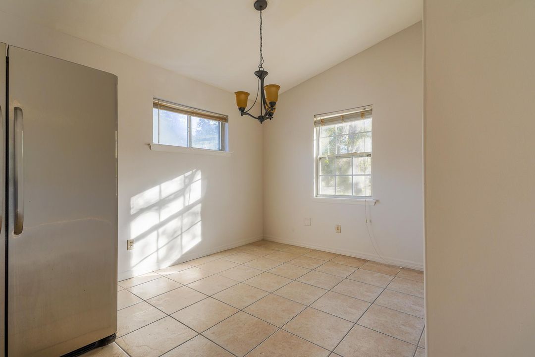 For Sale: $247,900 (3 beds, 2 baths, 1083 Square Feet)
