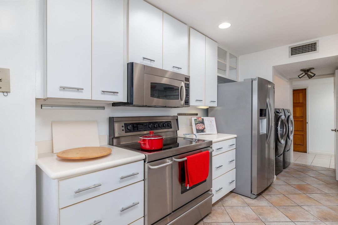 Active With Contract: $589,000 (2 beds, 2 baths, 1775 Square Feet)