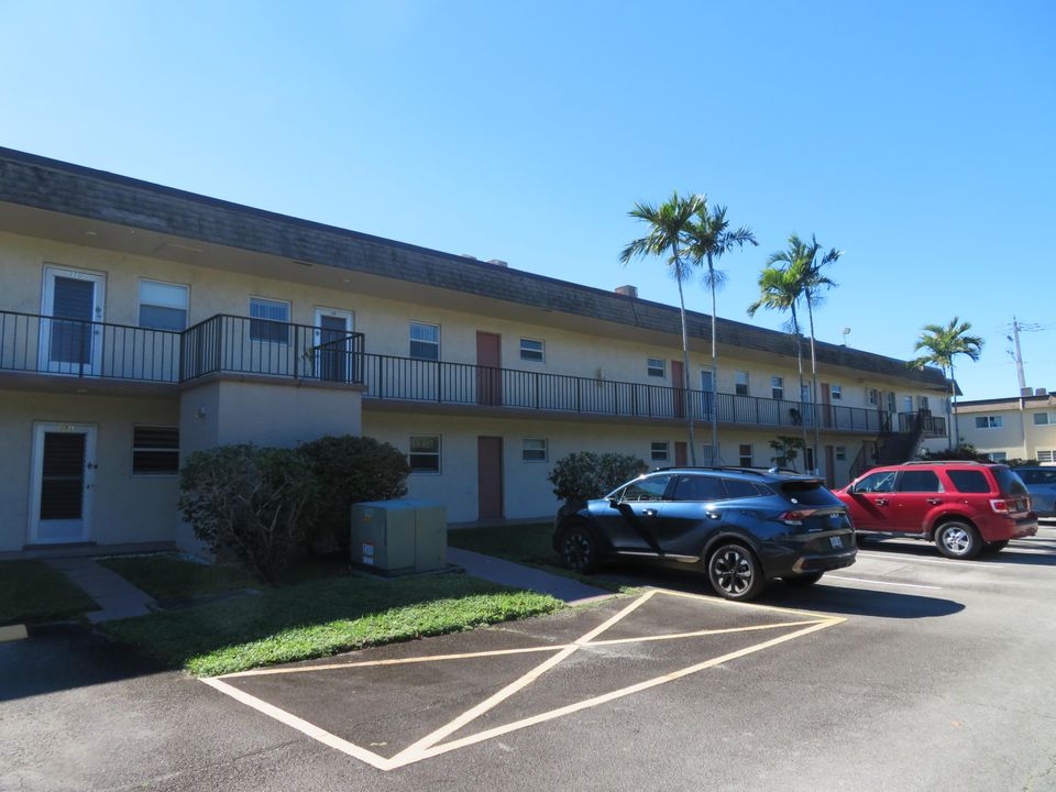 Active With Contract: $72,000 (1 beds, 1 baths, 790 Square Feet)